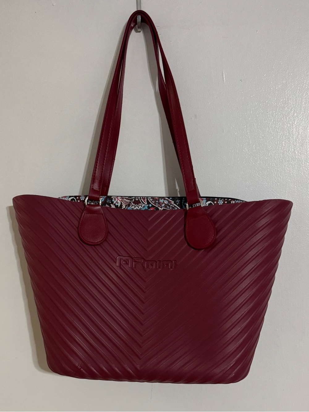 Burgundy Rubber Tote with Paisley Lining for the Beach or Gym EUC